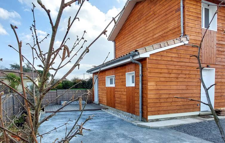 Apartamento vacacional entero, Acogedor apartamento cerca del centro de Arveyres y del río La Souloire in Vayres, Región de Libourne