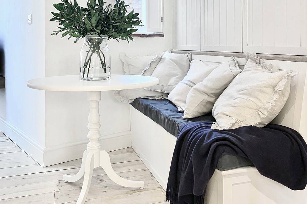 Sea air and starry nights - there's space for two and your four legged friend. in Cromer, Norfolk Coast