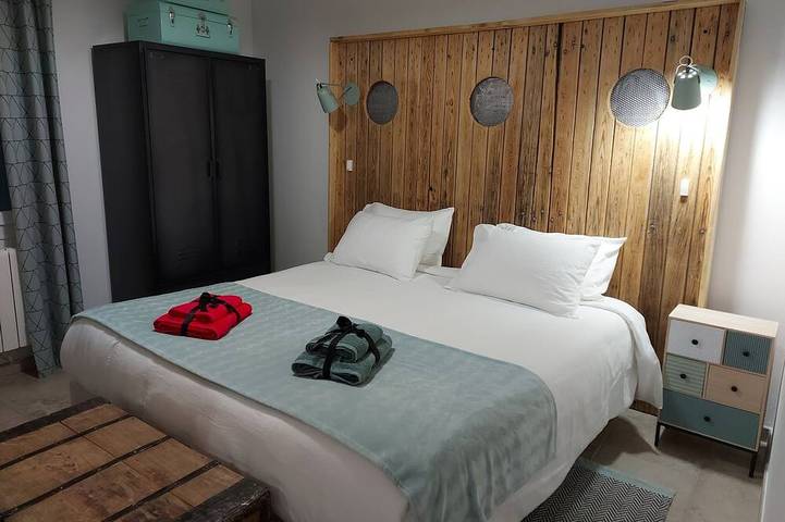 Chambre d’hôte pour 2 personnes, avec Jardin et Piscine