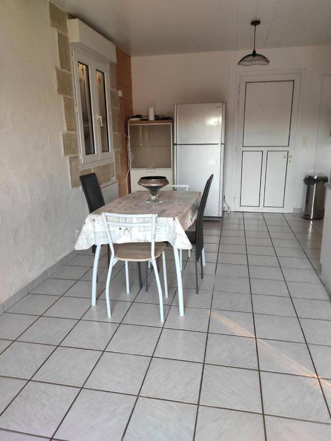 Two-Bedroom House in Saint-Gérons, Région d'Aurillac