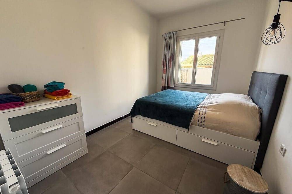 Villa Keromate, air-conditioned villa with natural pool. in Entraigues-sur-la-Sorgue, Vaucluse