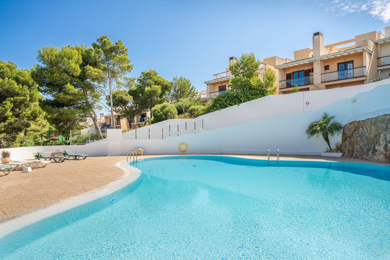 Apartamento entero, Apartamento "Green Park B18" con terrazas privadas, piscina compartida y Wi-Fi in Son Parc, Es Mercadal