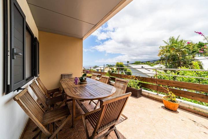 Gîte pour 4 personnes, avec terrasse ainsi que piscine et vue dans Trois Mares - 4