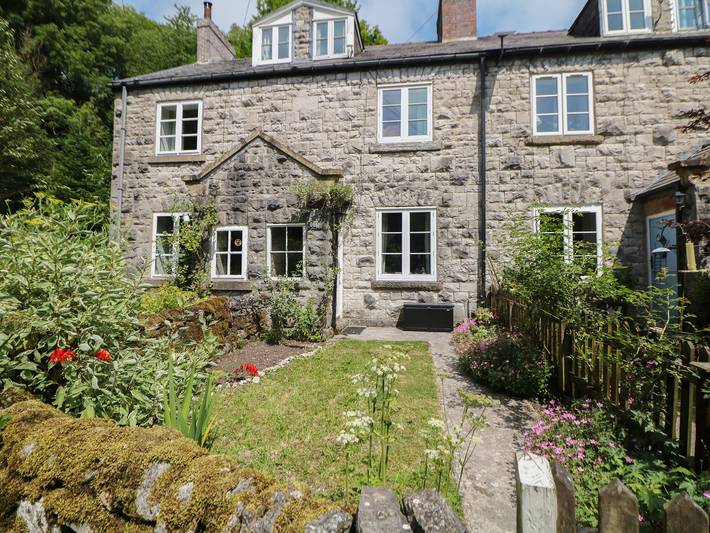 Honeysuckle Cottage in Wormhill, Derbyshire