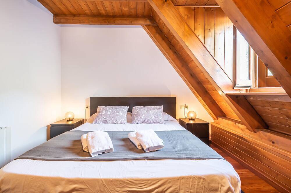 Entire apartment, Cuveshic in Bossòst, Catalan Pyrenees