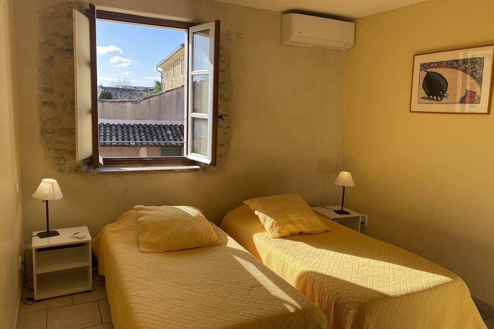 Ganze Wohnung, Appartement au Calme Avec Piscine in Orsan, Nimes und Umgebung