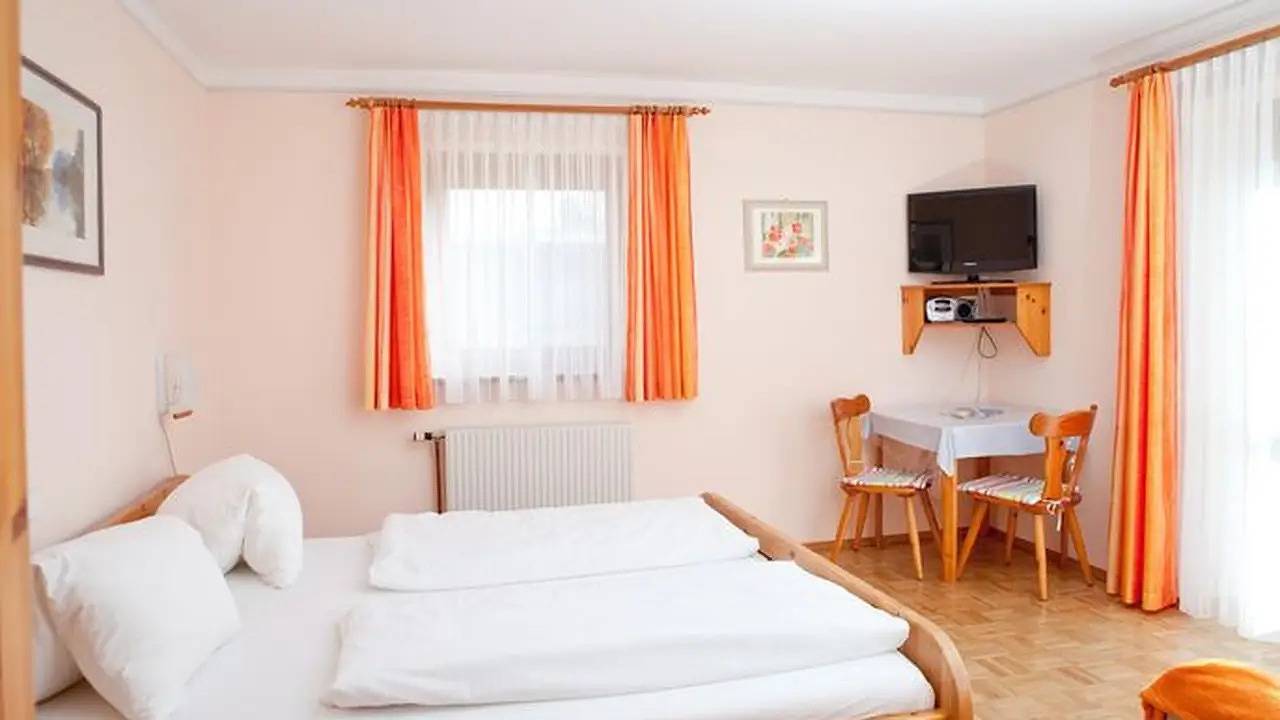 Doppelzimmer für 3 Personen (18 m²) in Bad Waltersdorf in Bad Waltersdorf, Steirerland