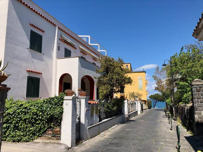 Location de vacances pour 11 personnes, avec jardin et vue dans Ischia Porto - 3