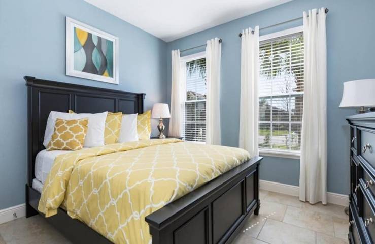 Accessible Retreat Solterra Resort Sleeps 11 Pool Jacuzzi Family Friendly in Central Florida