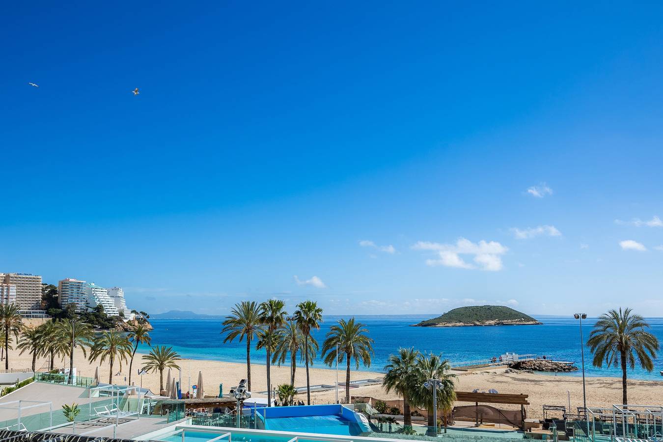Appartement 'First Line Cosy' avec vue sur mer, Wi-Fi et climatisation in Magaluf, Calvià
