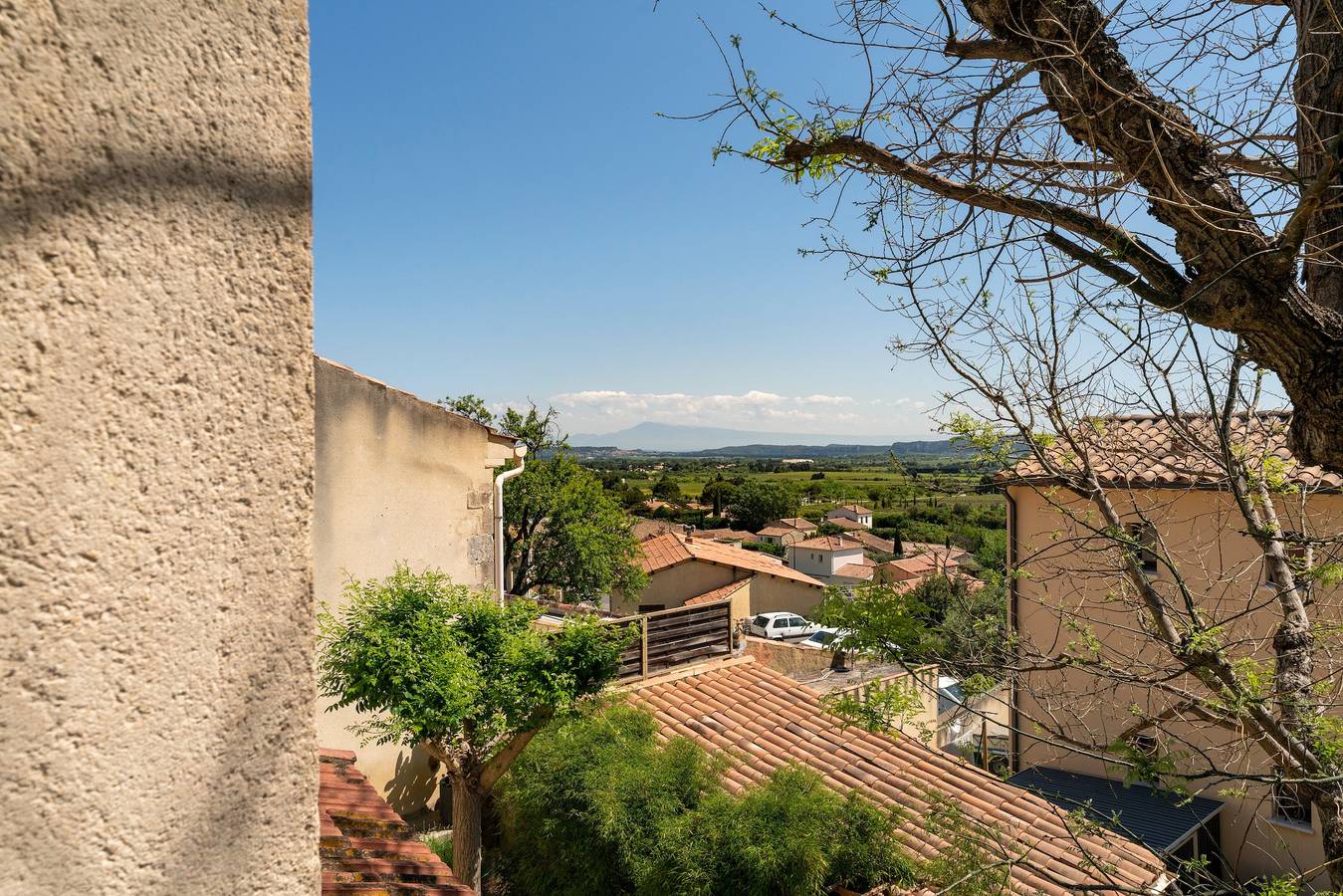 Holiday Home 'Le Sophora' with Mountain View, Wi-Fi and Air Conditioning in Rochefort-du-Gard, Nimes region