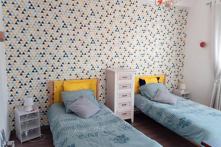 Gîte pour 5 personnes, avec piscine et jardin à Burlats - 4