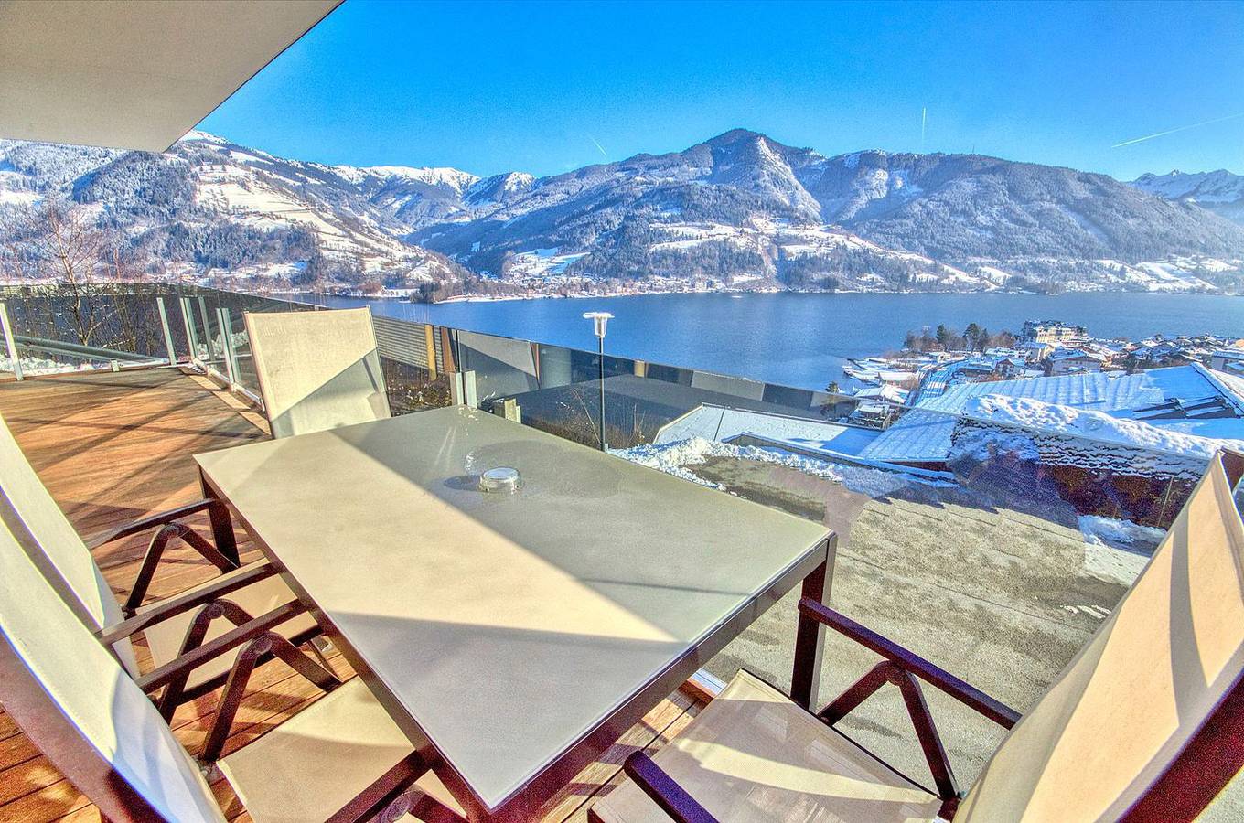 Ganze Wohnung, Ferienwohnung mit atemberaubender Aussicht über See und Bergwelt in Zell am See (Stadt), Zell am See