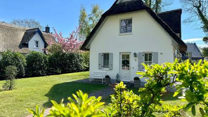 Ferienhaus für 4 Personen, mit Terrasse und Garten sowie Sauna in Born a. Darß