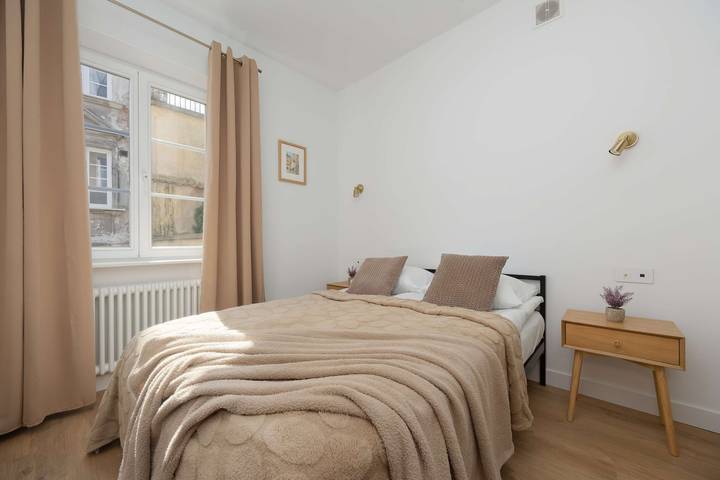 Appartement entier, Air-conditioned Apartment with Terrace | 3 Minutes from Market Square in Varsovie Śródmieście, Varsovie