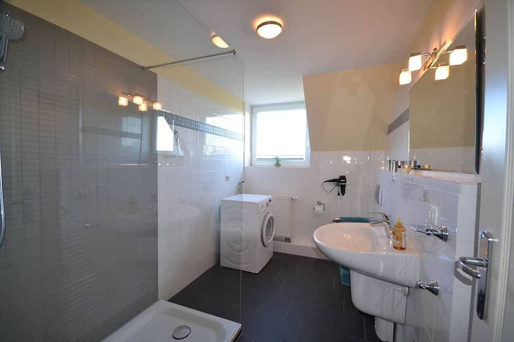 Ganze Wohnung, Exkl. Fewo Seepanorama: Wlan, toller Ostseeblick in der 1. Reihe, 30 qm Balkon in Barendorf, Dassow