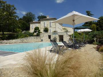 Chambre d’hôte pour 2 personnes, avec jardin et piscine dans La Sauve