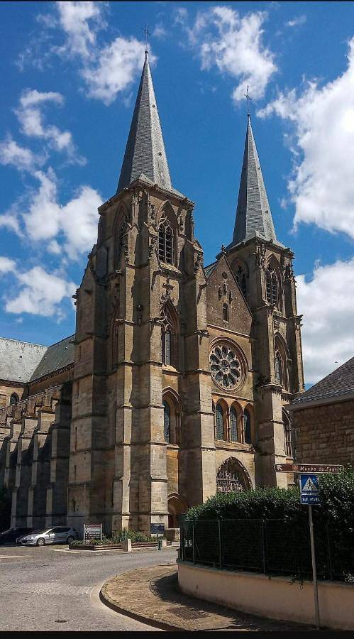Location de vacances pour 6 personnes, avec jardin et jacuzzi à Mouzon - 3