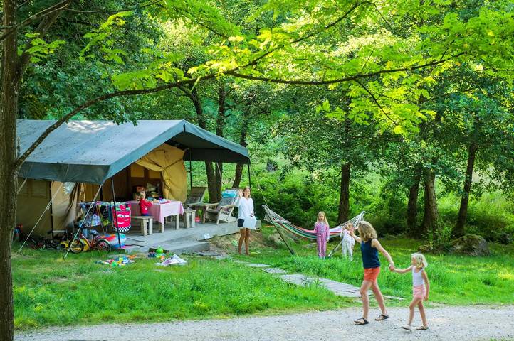 Camping pour 8 personnes, avec vue ainsi que terrasse et piscine dans Nièvre - 4