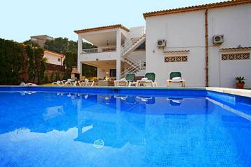 Villa in Playa del Port de Pollença, Pollença für 8 