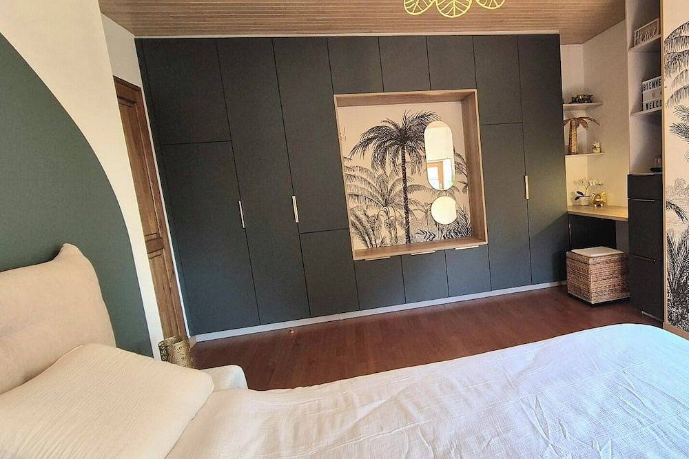 A la Jolie Campagne - bed and breakfast with breakfast and swimming pool in Lorigné, Niort region