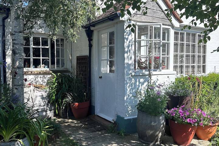 Holiday rental for 6 people, with garden in West Sussex