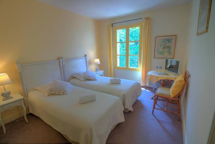 Hôtel pour 2 personnes, avec vue ainsi que jardin et terrasse à Les Eyzies-de-Tayac-Sireuil - 3