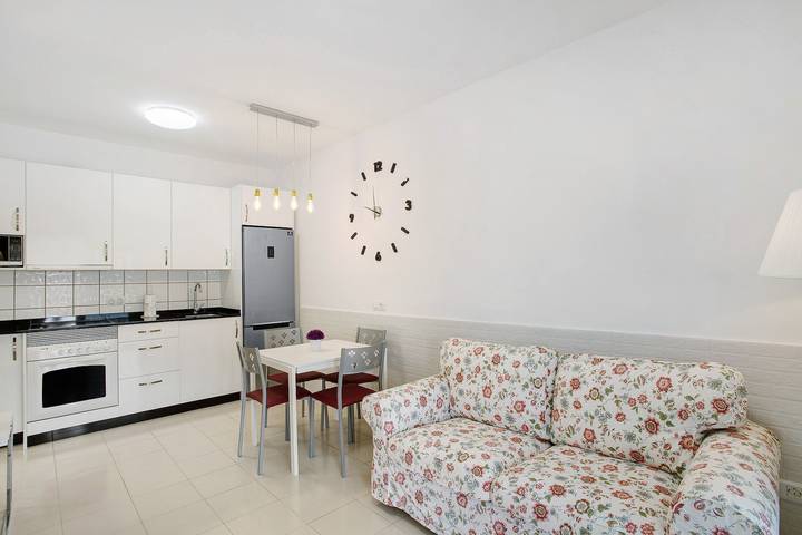 Apartamento entero, Apartamento de vacaciones 'Casa Los Veleros F1' con vistas al mar, Wi-Fi y aire acondicionado in Puerto Rico (Gran Canaria), Mogán