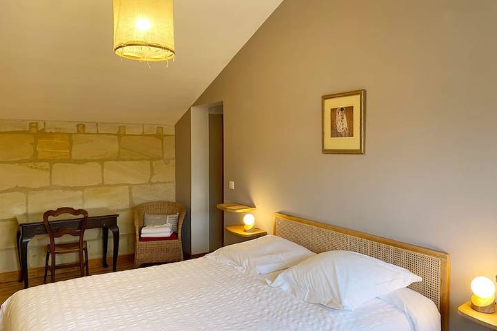 Gîte pour 5 personnes, avec jardin ainsi que piscine et terrasse à Saint-Caprais-de-Bordeaux