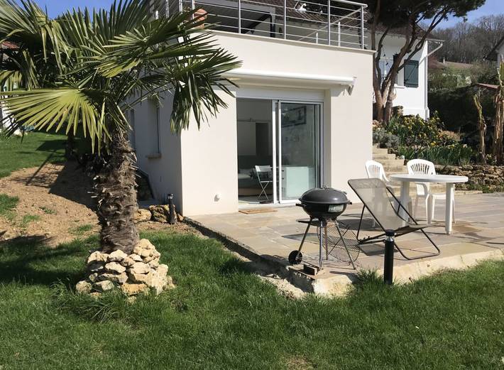 Gîte pour 2 personnes, avec terrasse et jardin