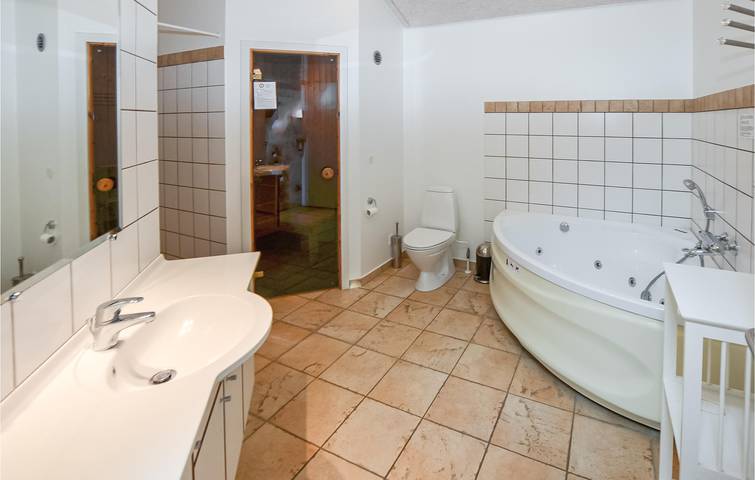 Ferienhaus für 6 Personen, mit Whirlpool und Sauna sowie Terrasse, mit Haustier in Rendbjerg - 4