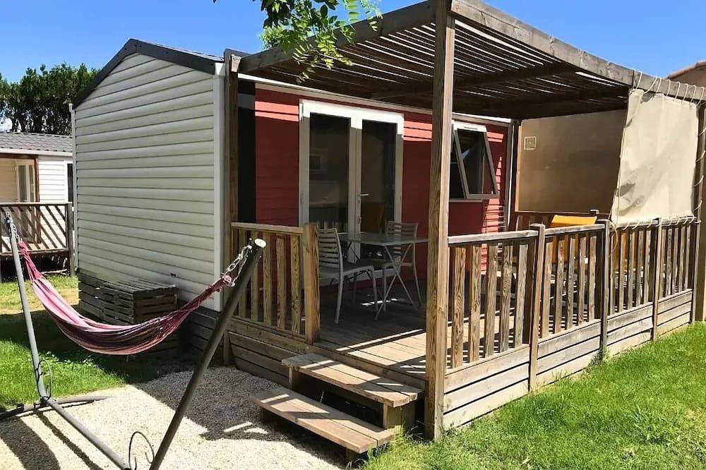 Mobil Home Cosy 2 Pièces 2 Personnes Climatisé + Tv in Saint-Rémy-de-Provence, Région d'Arles