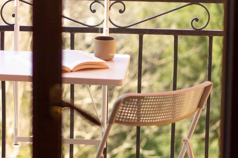 Appartement entier, Le Nomade 4 pers Luberon : clim/2 chambres/balcon in Apt, Parc naturel régional du Luberon
