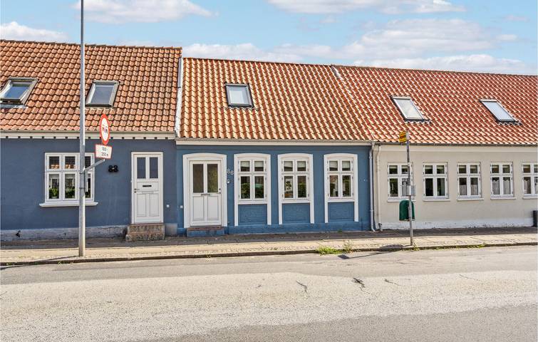 Ferieudlejning for 6 personer, med Terrasse og Have i Assens