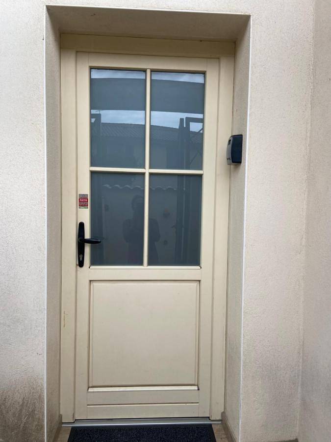 Gîte pour 2 personnes, avec terrasse et vue à Miribel