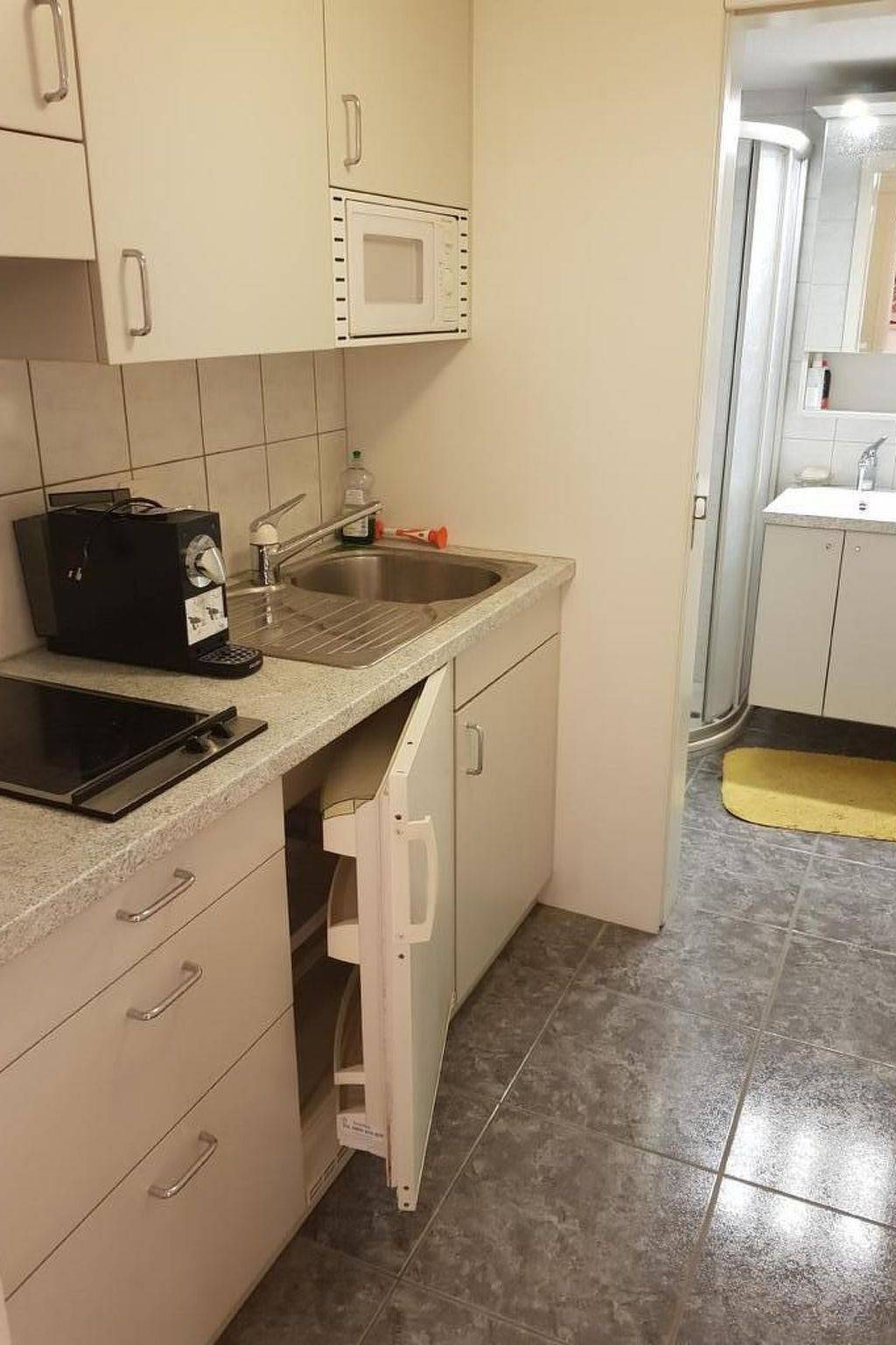 Entire apartment, Holiday apartment for 2 people with garden in Ingenbohl, Lake Lucerne