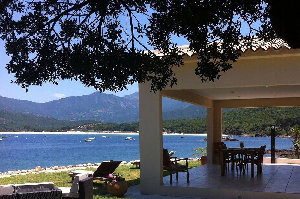 Waterfront Villa ein kleines Paradies 10 Meter vom Meer entfernt in Calcatoggio, Ajaccio und Umgebung