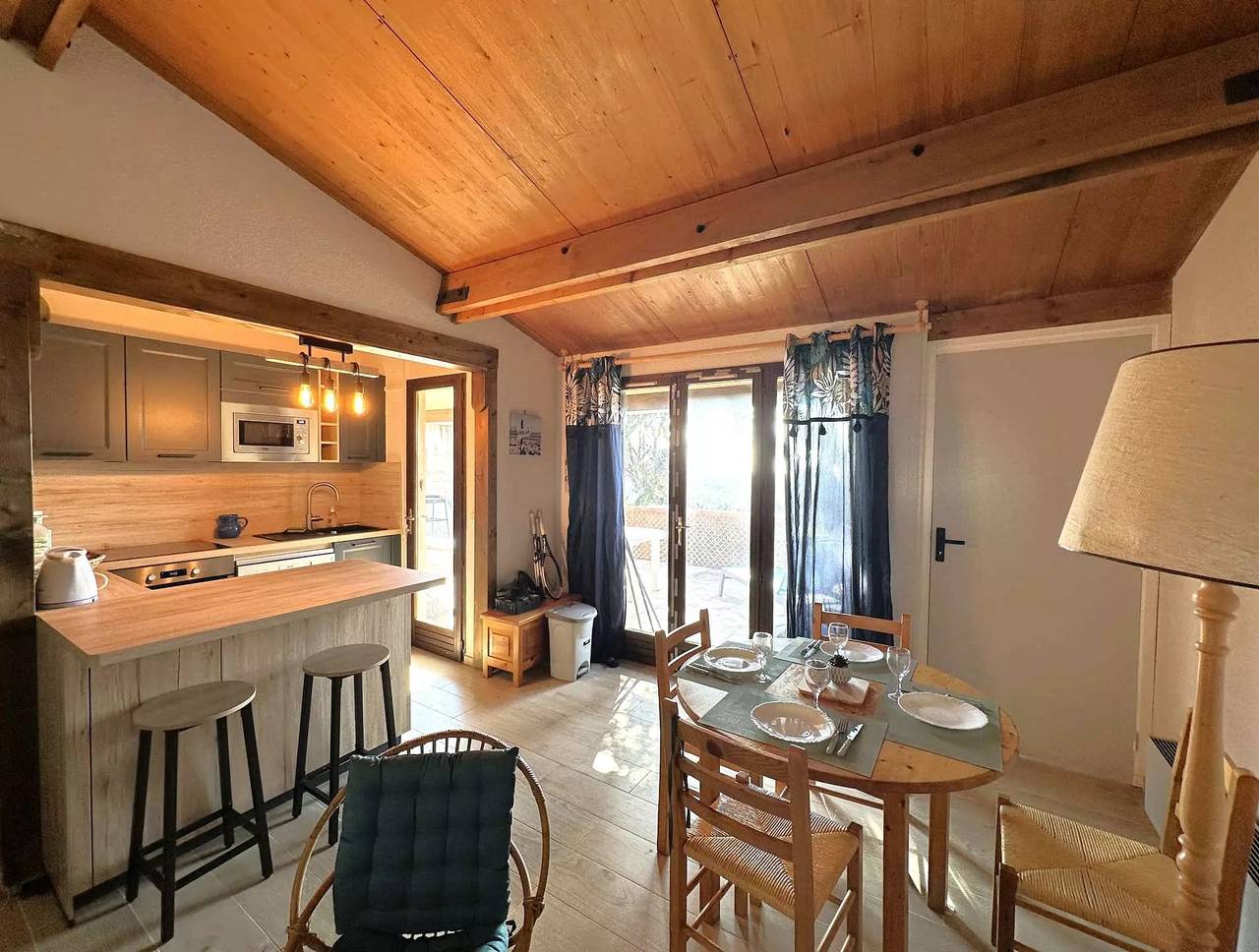 Laberinto para 4 personas con vista al mar y piscina en La Londe-Les-Maures in La Londe-les-Maures, Region de Toulon