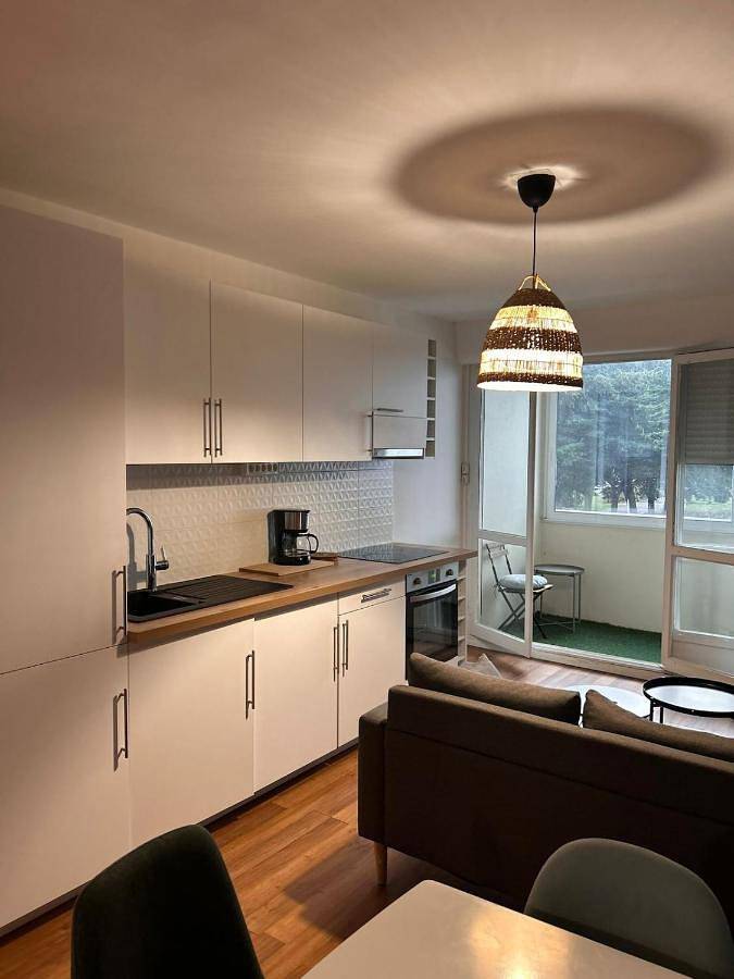 Appartement entier, Spacious 4 bedroom family home 5 min from Caen in Hérouville-Saint-Clair, Région de Caen