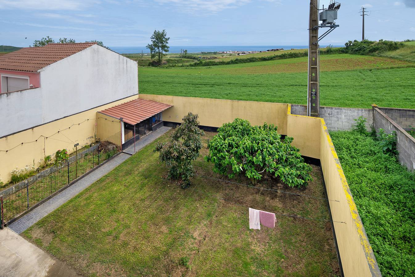 Casa de férias 'Orquidea' com vista para a montanha, terraço privado e acesso Wi-Fi in São Miguel Island, Santa Bárbara (Ribeira Grande)