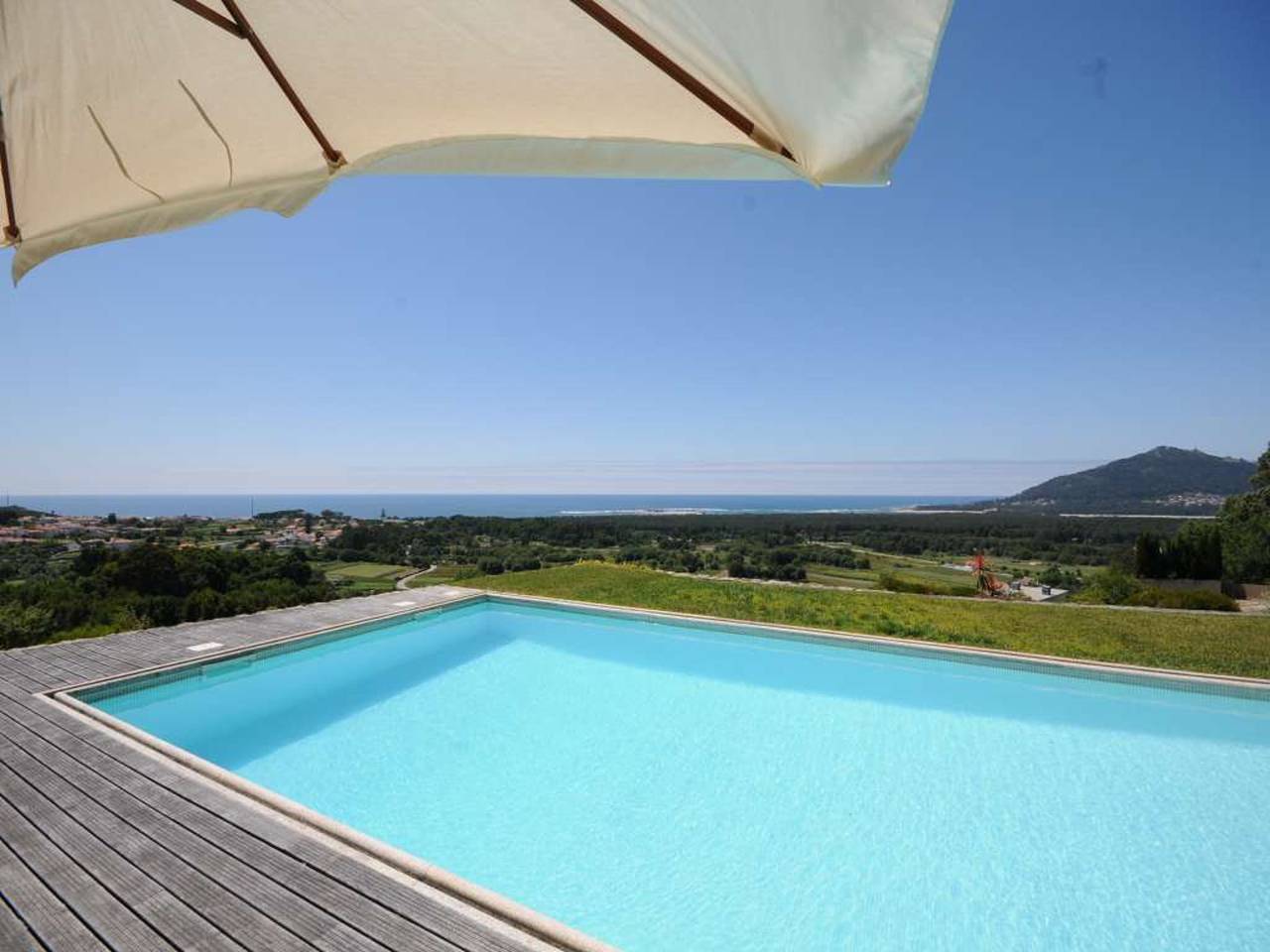Stunning Caminha Villa | 3 Bedrooms | Villa Gagusta | Beautiful Sea & Beach Views | Great Pool Area in Distrito de Viana do Castelo