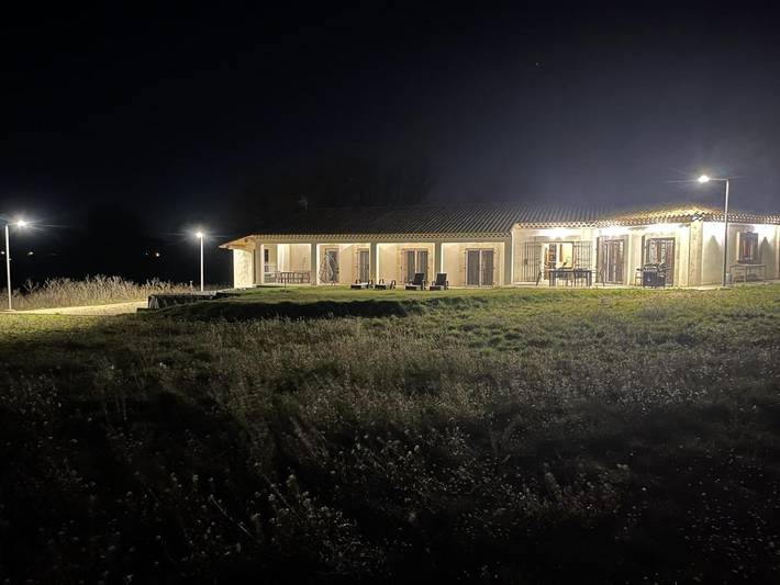 Location de vacances pour 6 personnes, avec jardin ainsi que vue et piscine, animaux acceptés à Rians - 4