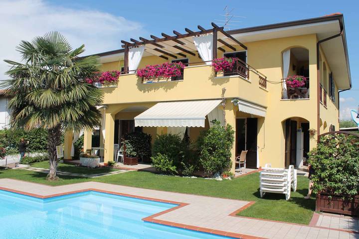 Ferienwohnung für 4 Personen, mit Balkon in Lazise