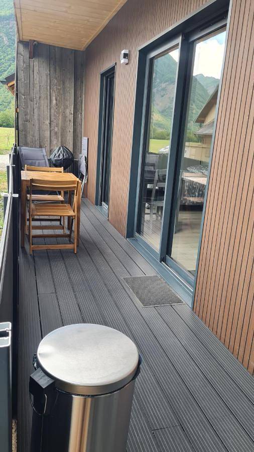 Gîte pour 2 personnes, avec vue ainsi que jardin et piscine à Sainte-Marie-de-Cuines - 2