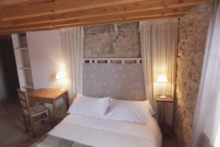 Location de vacances pour 2 personnes, avec terrasse, animaux acceptés à Llo - 4