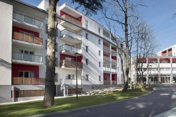 Appart’hôtel pour 2 personnes, avec piscine ainsi que jardin et sauna