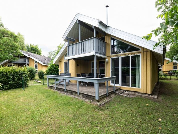 Ferienhaus für 8 Personen, mit Sauna und Garten sowie Terrasse, mit Haustier in Granzow