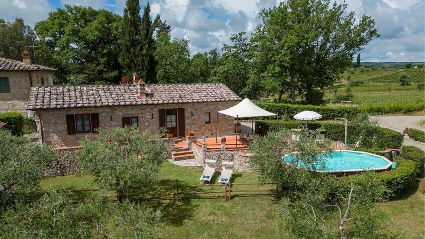 Location de vacances pour 4 personnes, avec terrasse ainsi que jardin et piscine à Monti (Toscane) - 2