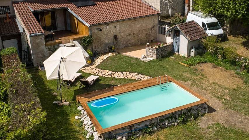 Villa pour 6 personnes, avec piscine ainsi que terrasse et vue