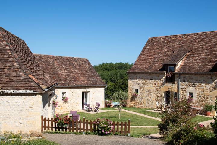 Gîte pour 18 personnes, avec piscine et jacuzzi